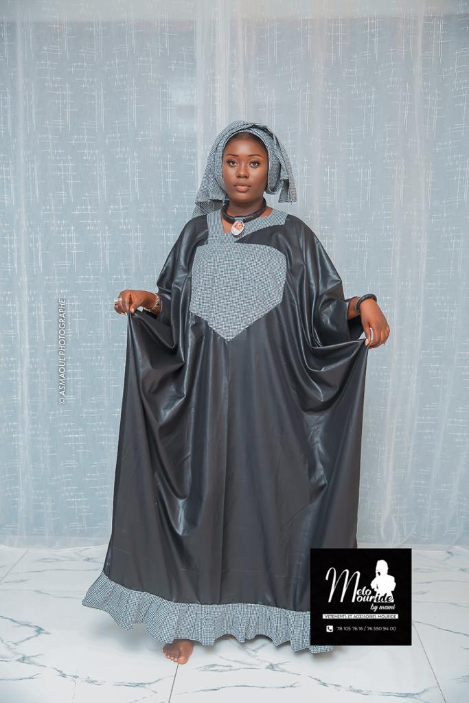 Mamy_fall_'s tweet photo. Modèle "Paaleen" en Noir ⚫ et Naate.

🏷️Les Deux à 30k

🏷️Pièce unique à 17k l'unité

Commandez sur watsapp au 78 105 76 16 📌

#murid #Safar #mbecté #magal #Sant #Berndé #yittei #mbectélogie #safarisation https://t.co/zu7kQpJwEl
