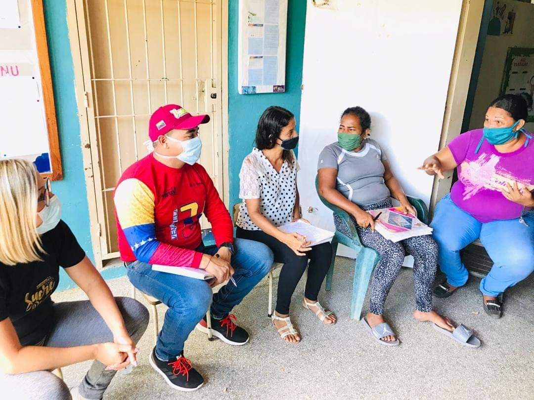 malave_dra28's tweet photo. YO♥️CUMANÁ
Activados para nuestra victoria popular este #6D
Los candidatos del #Circuito3 el día de ayer se reunieron con los jefes de UBCH y Líderes de Comunidad

Antonio Hernández 
Yelitza Nazareth
Marglevys De La Rosa
José Ramírez
Gilberto Pinto
Erick Mago
VEN Vamos Juntos! https://t.co/MSGAU6eN6A