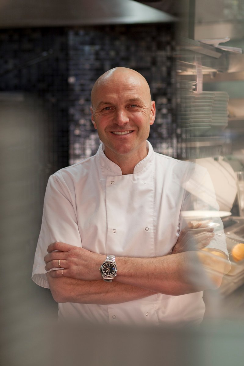 MCFlavourHouse's tweet photo. Calling all UK chefs &amp; operators! There's limited spaces left for our 'End Of Summer Sessions'! Sign up &amp; join us this 17th -18th Sep with hosts @simonrim &amp; @DJ_BBQ for McCormick inspired menu solutions. Better yet, there's free samples up for grabs https://t.co/k0Fd4iWrdq https://t.co/3KYLpllk7Y