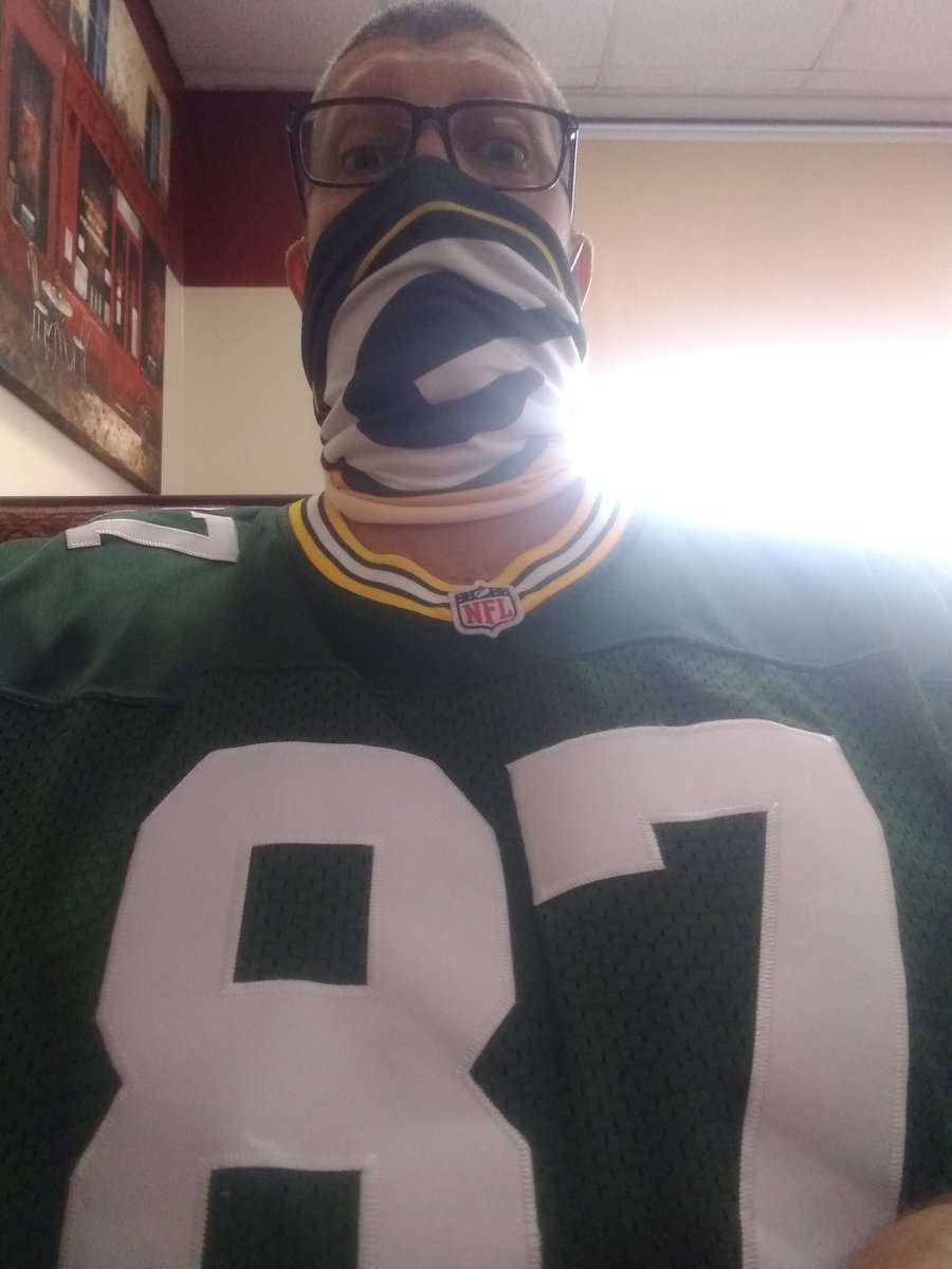 SteveRickstrom's tweet photo. How do you celebrate great results from the 6 month cancer check up?  You throw on some @packers gear and head for Minnesota! https://t.co/KjE6WNgm7G