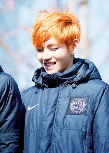 a thread of kim taehyung& #39;s box smile but as you scroll down he gets older but still wearing the same smile