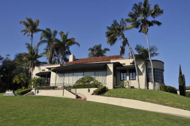 JonesPayneGroup's tweet photo. San Diego International Airport's Quieter Home Program receives a big boost from the federal government. https://t.co/oKmHMcKnK8 https://t.co/OiDrEriKCL