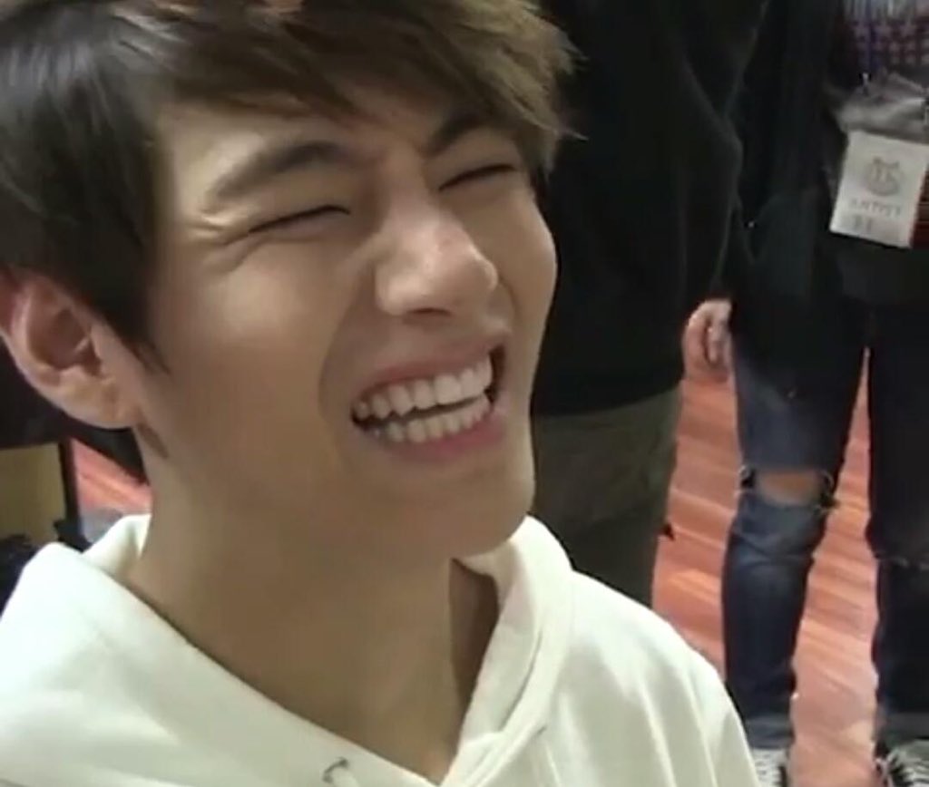 a thread of kim taehyung& #39;s box smile but as you scroll down he gets older but still wearing the same smile