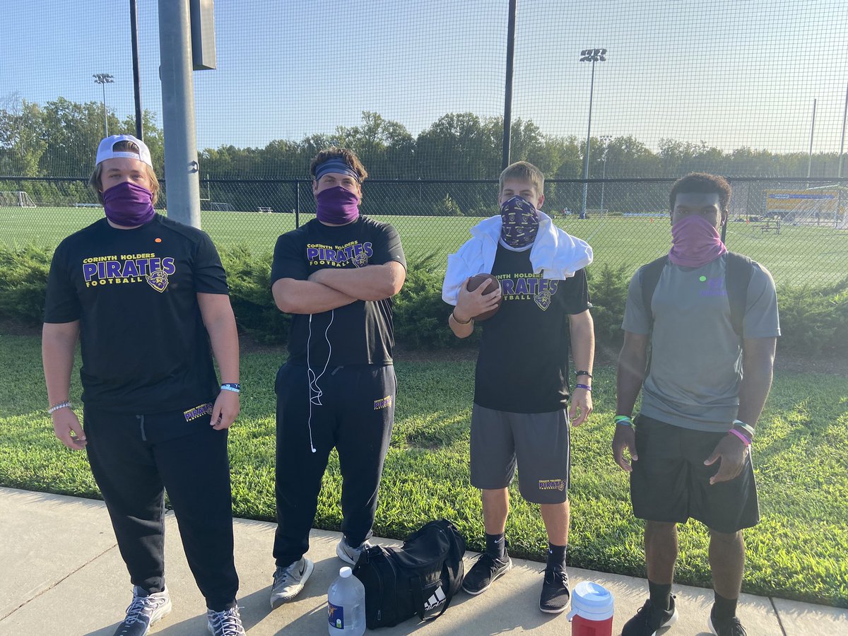 FredForemanJr's tweet photo. I had a great time putting in work at the @VTOSPORTS combine! Great effort by my teammates @iwf_579 @hOrTa53 @austinwhite64. Congrats @hOrTa53 on the OL MVP!! And congrats @austinwhite64 for the top five finish!! https://t.co/JWU2YeqZmd