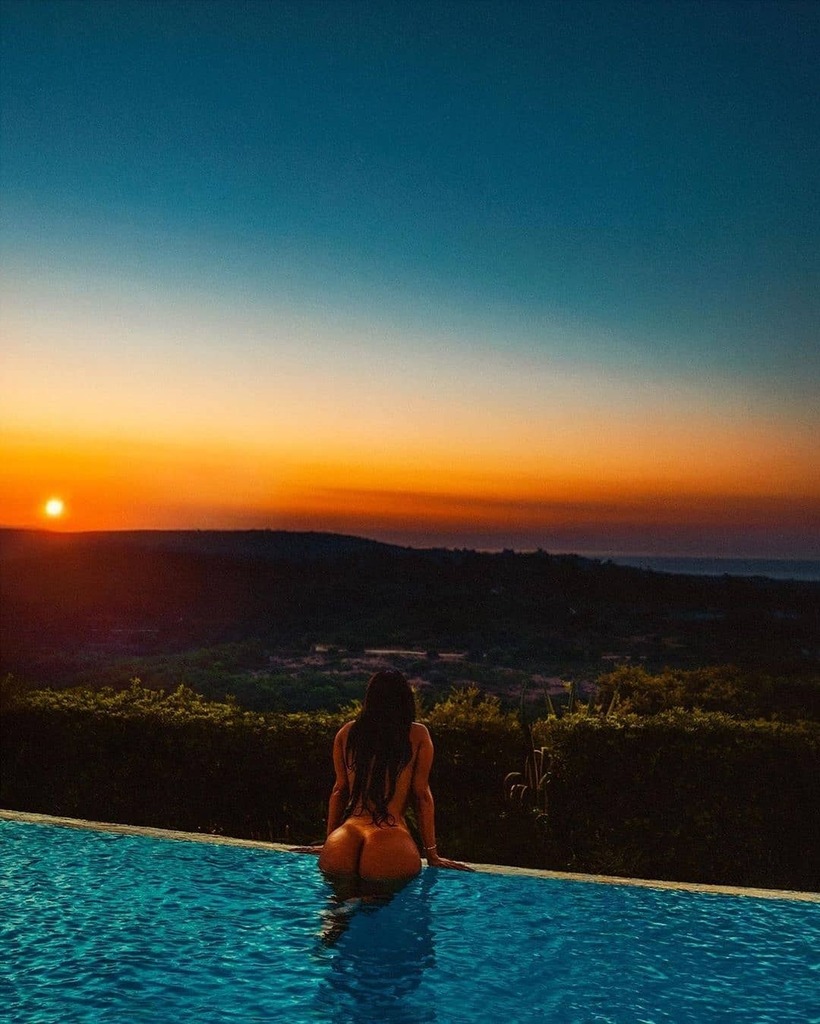 CPinups's tweet photo. Happy Monday courtesy of @seb_xavier
• • • • • •
Valbonne

“Perspective” - Starring @amirahdyme 

•

Adventures Abroad 

•

#fashion #photography #style #art #model #beauty #makeup #towel #nice #thicc #bööty #nakidinspo #fwotw #face #blackgirlm… https://t.co/rFD5y7fGoI https://t.co/cg6JVUhcuS