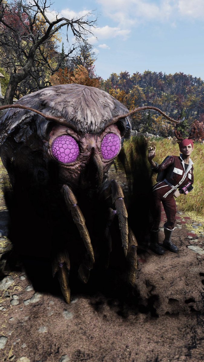 CherryPixel4's tweet photo. And on Mondays we praise Mothman 🙌 #Fallout76 #praisebe https://t.co/63vdxzhNOn