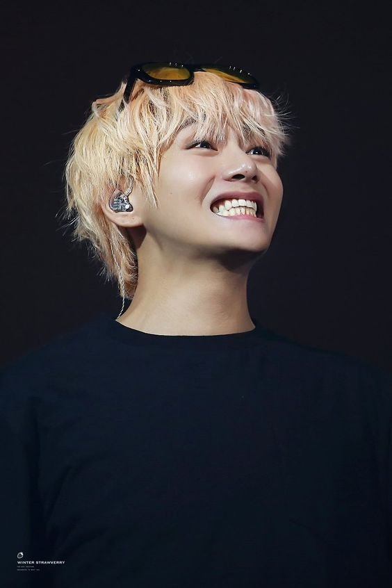 Thread By Glossiejooni A Thread Of Kim Taehyung S Box Smile But As You Scroll Down