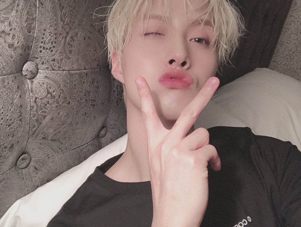 M̷A̷N̷I̷F̷E̷S̷T̷I̷N̷G̷ Reminiscing Blonde Changgu, a thread;𝙋𝙎 Not for Universe with weak heart