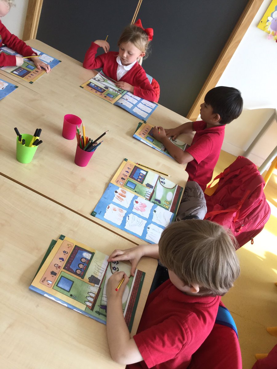 SchoolHillside1's tweet photo. P1AW have been learning to 'make' the number 4 today. We used whiteboards to show me, worked in partners with shape blocks, and did some drawing. https://t.co/yvFZuE0ha2