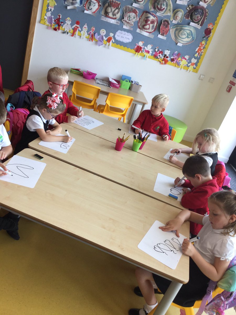SchoolHillside1's tweet photo. P1AW have been learning to 'make' the number 4 today. We used whiteboards to show me, worked in partners with shape blocks, and did some drawing. https://t.co/yvFZuE0ha2