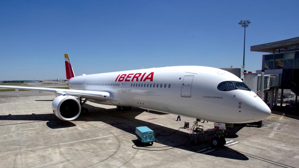 ConsEspLaHabana's tweet photo. ✈️ VUELO A #ESPAÑA 🇪🇸 CONFIRMADO 

20 SEPTIEMBRE

LA HABANA - MADRID 
@Iberia

Interesados pueden gestionar directamente su billete en los telf. 5372043460/61/62 o en sus oficinas en La Habana.

Este Consulado General NO participa en la confección del pasaje. https://t.co/Uo6UaUkmeA