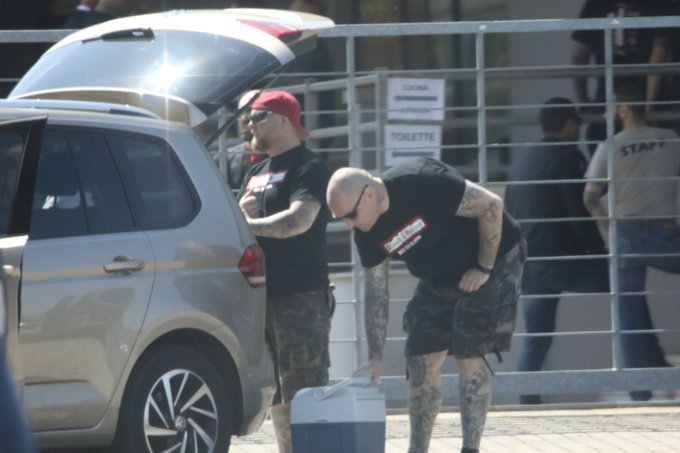 Die Rot-Schwarze-Hilfe Nürnberg (Fansupport 1.FCN) betrauert den Tod des langjährigen Mitglieds Christian Keck. Dieser war Blood &amp; Honour Chef Franken, taucht im NSU-UA auf und spielte Rowdy für Bands wie Sleipnir. So wie er jetzt ist mögen wir ihn - tot. Kein Fußball den Nazis!