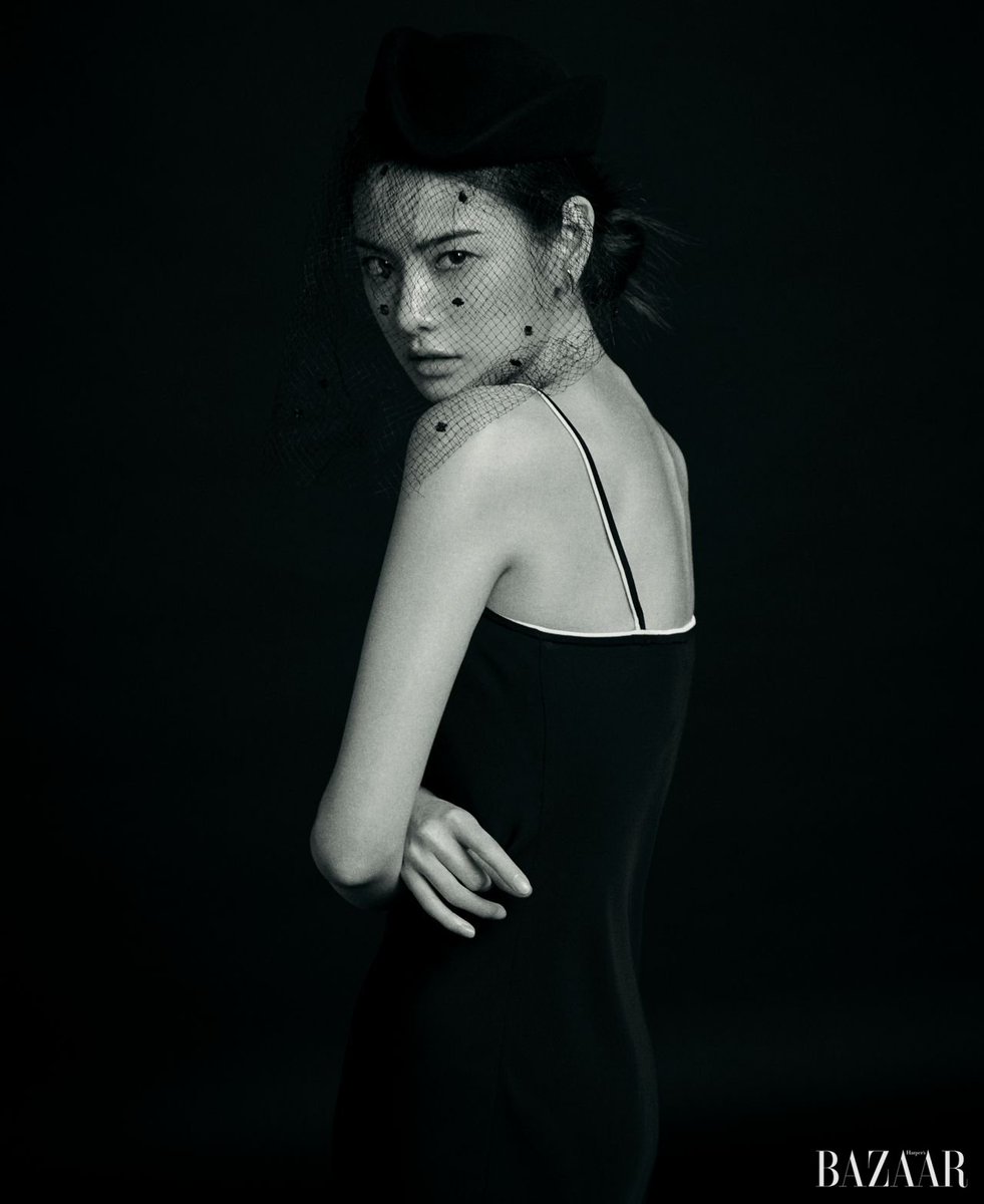 imnanaers's tweet photo. 👑🖤this photo shoot🖤👑
#Happy_NANA_Day https://t.co/uiCcwl7zuz