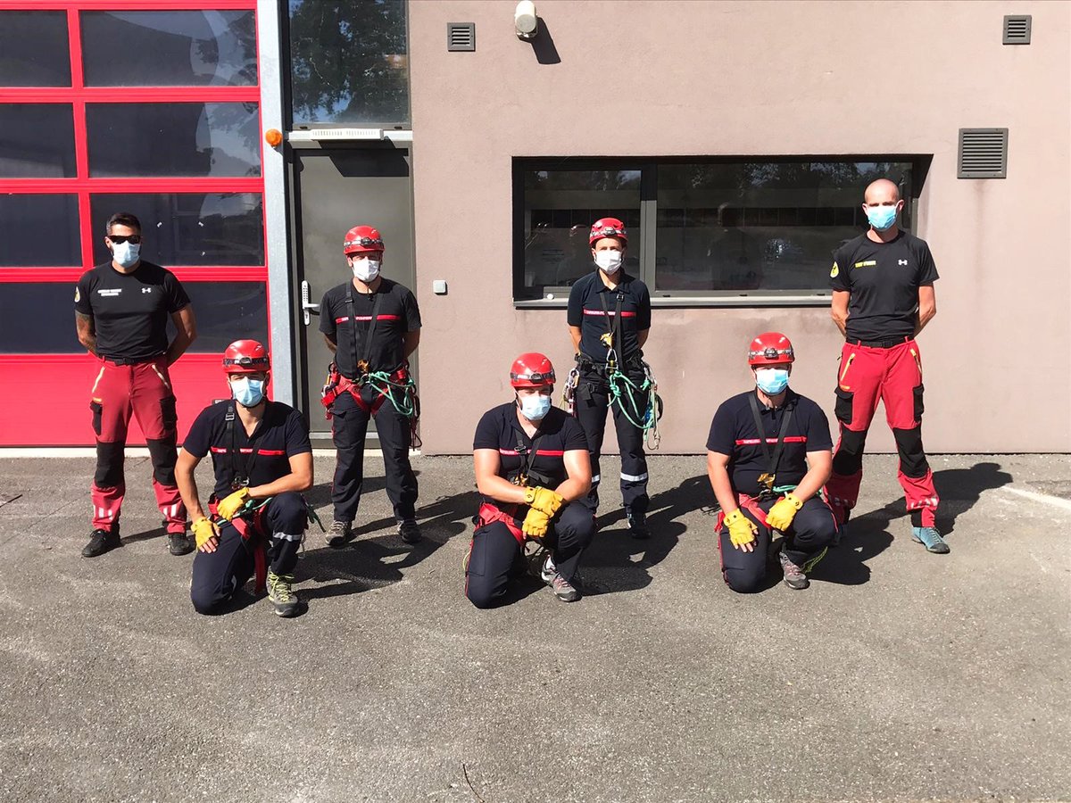 SDIS58's tweet photo. Formation #IMP1 : l'occasion d'intégrer 5 nouvelles recrues dans l'équipe spécialisée #SMPM ! Bravo à eux pour ce nouvel engagement ! https://t.co/YPyJU6N1sN