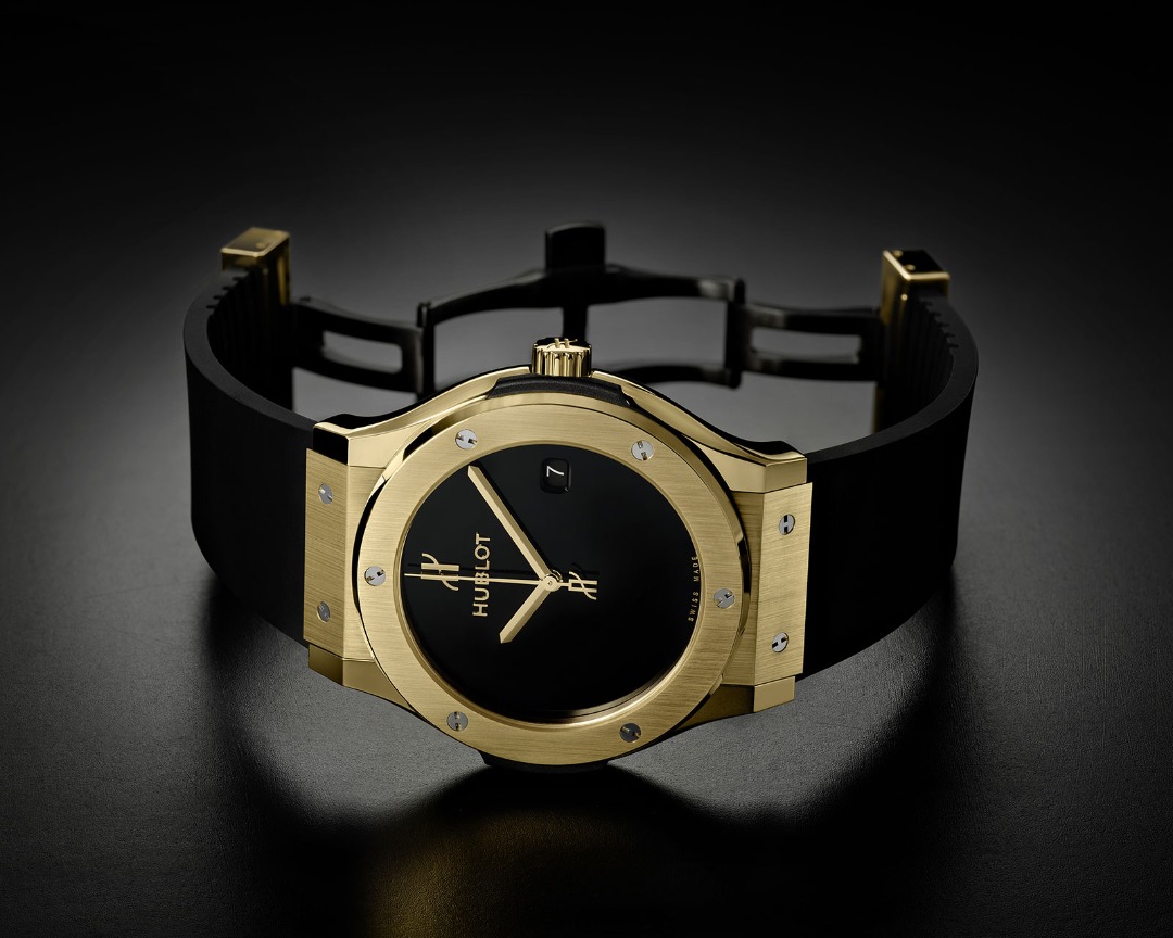 SJXwatches's tweet photo. @Hublot marks 40 years with new take on its trademark wristwatch with a minimalist Classic Fusion that channels the spirit of the 1980 original: https://t.co/b6mp9s97ZA

#hublot #classicfusion #watches #watchaddict #watchlover #Luxury #fashion #sjxwatches #watchesbysjx https://t.co/8xcmZ8yjK6