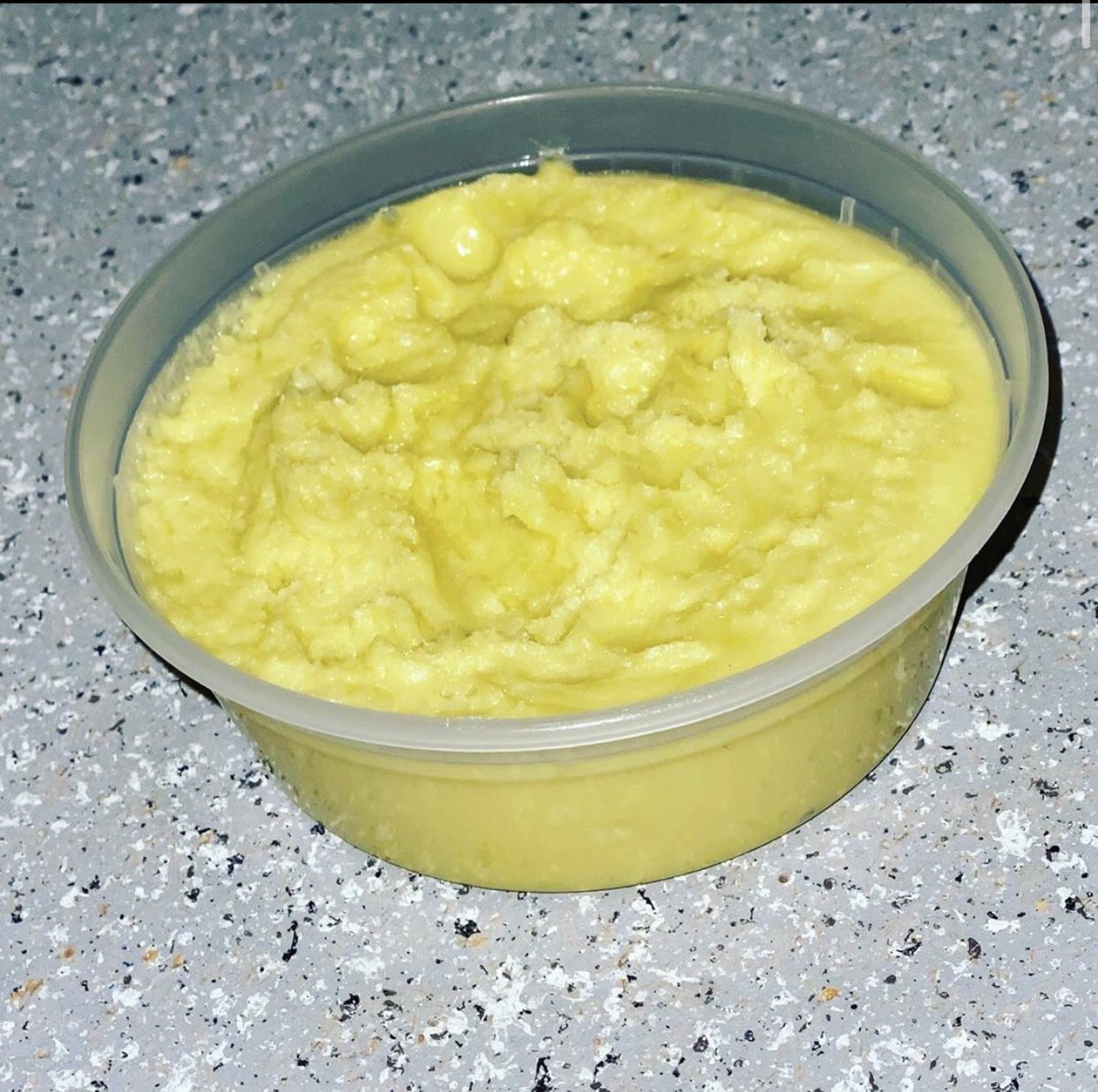 its__riii's tweet photo. Hey Beautiful people, My sister @Taylor8819 makes home made body butters!!! Retweet this and let people know. It’s $10 each and here is her link: https://t.co/GPgY4RURl4 #BlackOwned #BlackGirlMagic #skincare #DallasTX https://t.co/97UtToBzj6