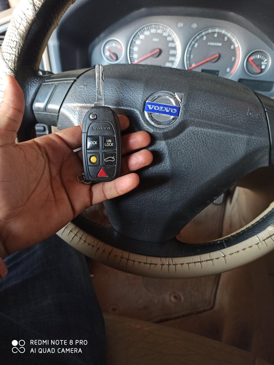 Autodiagnosistz's tweet photo. #volvo #dubai #autodiagnosis #keyprogram #ufundiumeme https://t.co/r7Sl7xHEWO