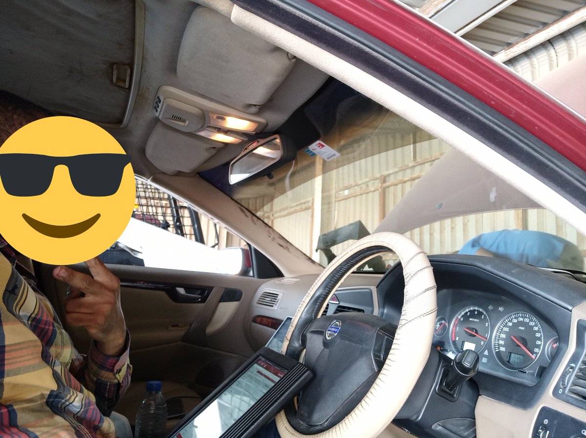 Autodiagnosistz's tweet photo. #volvo #dubai #autodiagnosis #keyprogram #ufundiumeme https://t.co/r7Sl7xHEWO