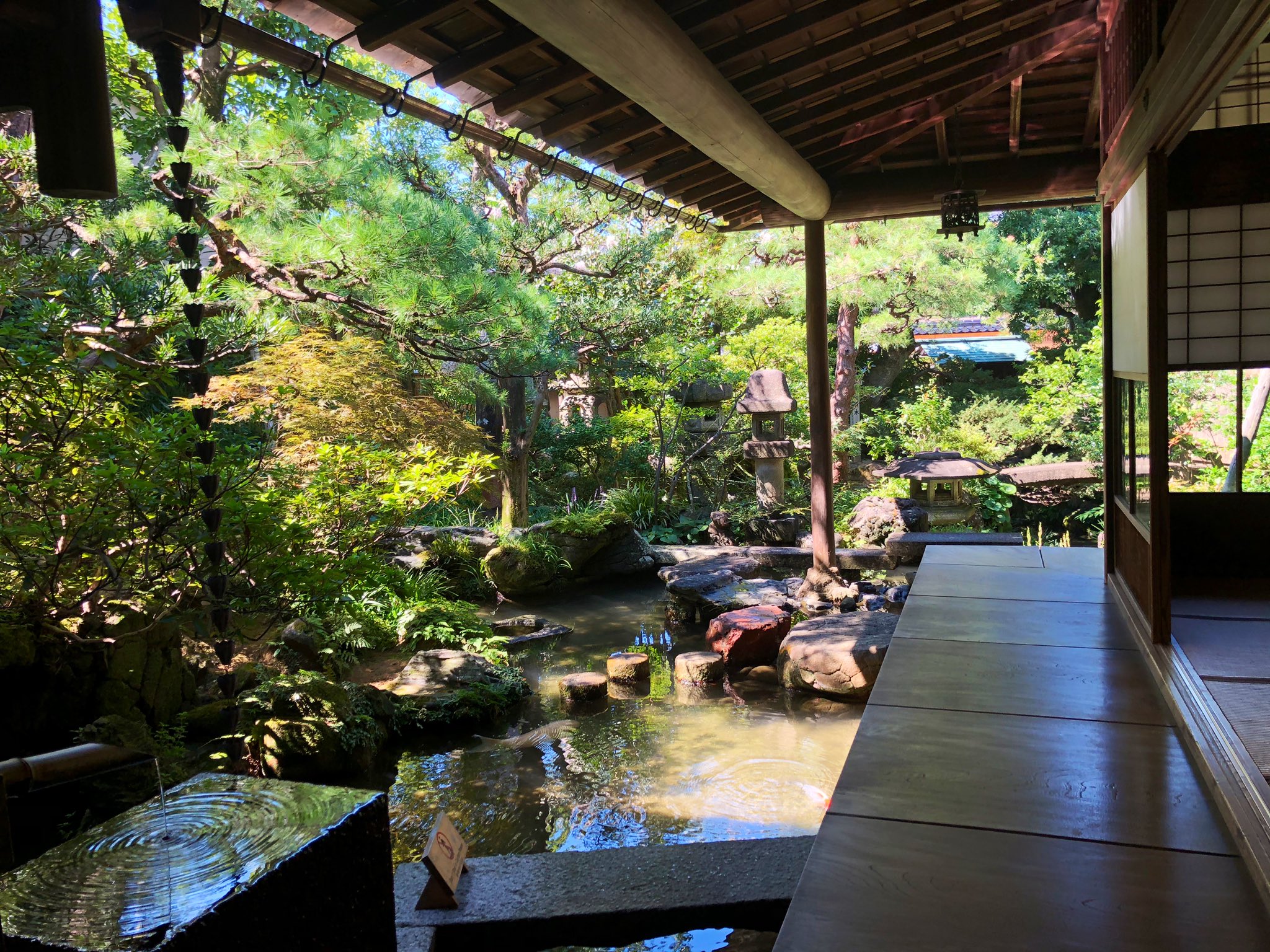 日本庭園情報メディア おにわさん The Japanese Gardens En Twitter 武家屋敷跡 野村家 大聖寺藩主を迎えていた上段の間 謁見の間が移築 格天井や加賀藩のお抱え絵師 狩野派 佐々木泉景による山水画や山口梅園による牡丹の襖絵が見どころ なお