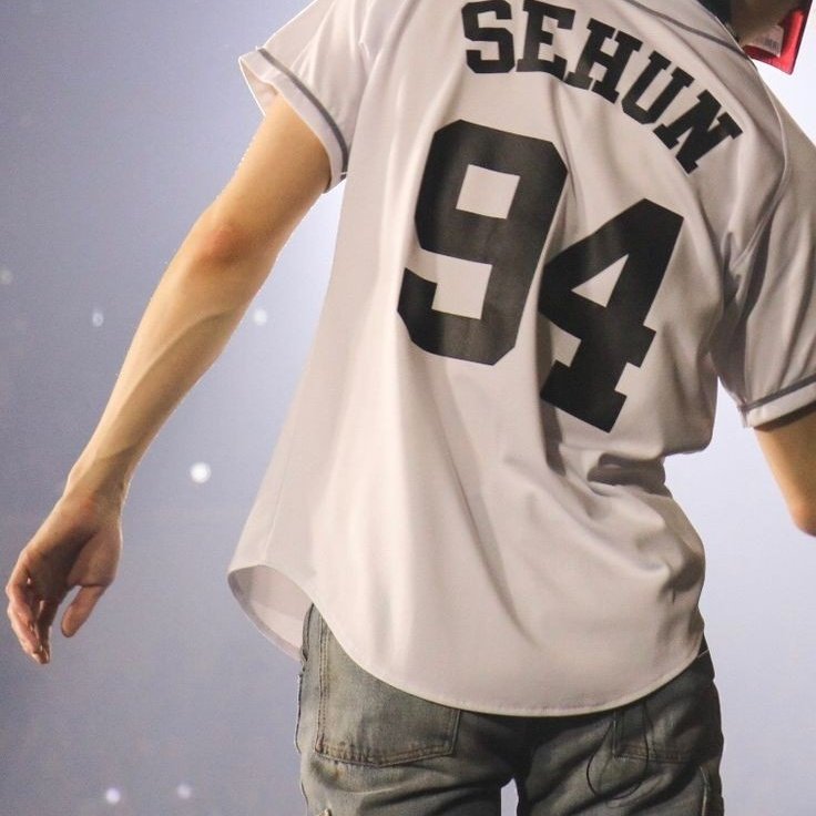 oh sehun is one of the men with the sexiest armsa thread: