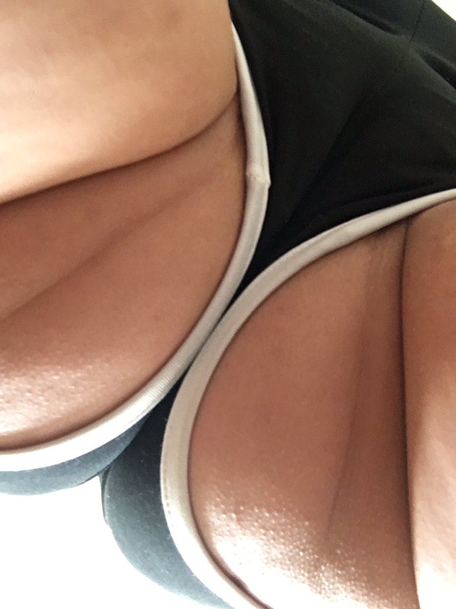 niveahlovexxx's tweet photo. Ooohh monkey 🙊🙊🙊 #findom_goddess #paypig #humanatm #payme #onlyFans #curvylatina #tinyandtatted https://t.co/7GOG2EyBh5