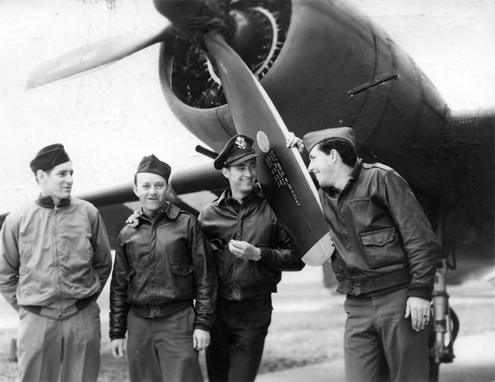 7 of 30:There were also concerns about the troop carrier pilots – mostly Army Air Forces officers – within the same command as Army airborne troops. Just like our  @USAirForce and  @USArmy today, these units maintained different processes and standards.