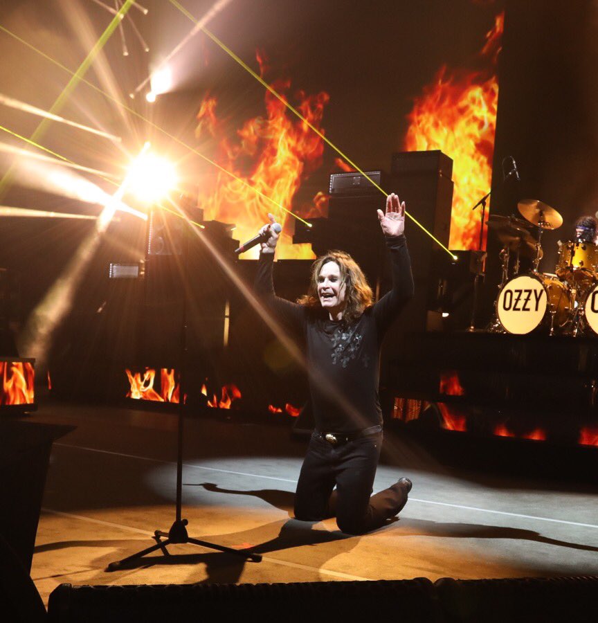 OzzyOsbourne's tweet photo. Sept. 14, 2018
at Jones Beach Theater https://t.co/uR0HoxcR1L