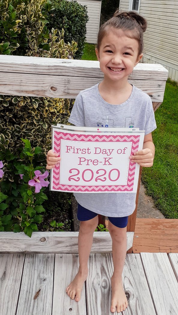 twitchlove's tweet photo. @AACountySchools 
First day of school for this awesome young lady! 
#AACPSBack2Awesome https://t.co/z2wzgKM5lz