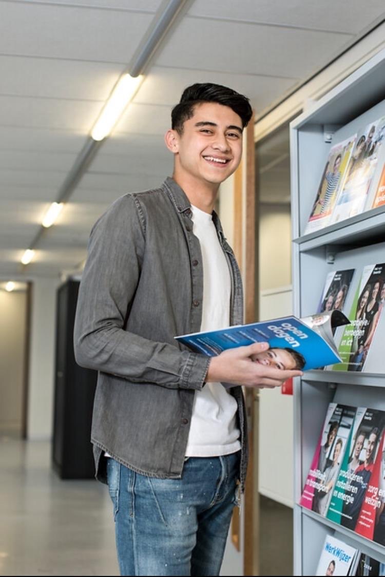Wist je dat onze eigen studenten als ambassadeurs van het mbo voorlichting geven aan middelbare scholieren? Ben jij student bij ROC van Twente en lijkt jou dit nou ook gaaf? Neem dan contact op via ambassadeur@rocvantwente.nl
#ditismbo #trots #studiekeuze #ambassadeurvanhetmbo