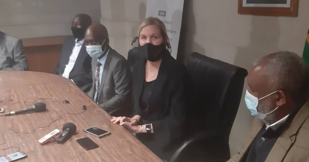 Sports minister Kirsty Coventry says they have given <a href="/online_zifa/">Zimbabwe Football Association</a> a proposal for football in Zimbabwe to return with a bio-bubble concept. Zifa president Felton Kamambo says details and plans need to be worked out. More on <a href="/StarfmZimbabwe/">Star FM</a> at 6pm. Story and pic via <a href="/ashtikiwa/">Ash Tikiwa</a>