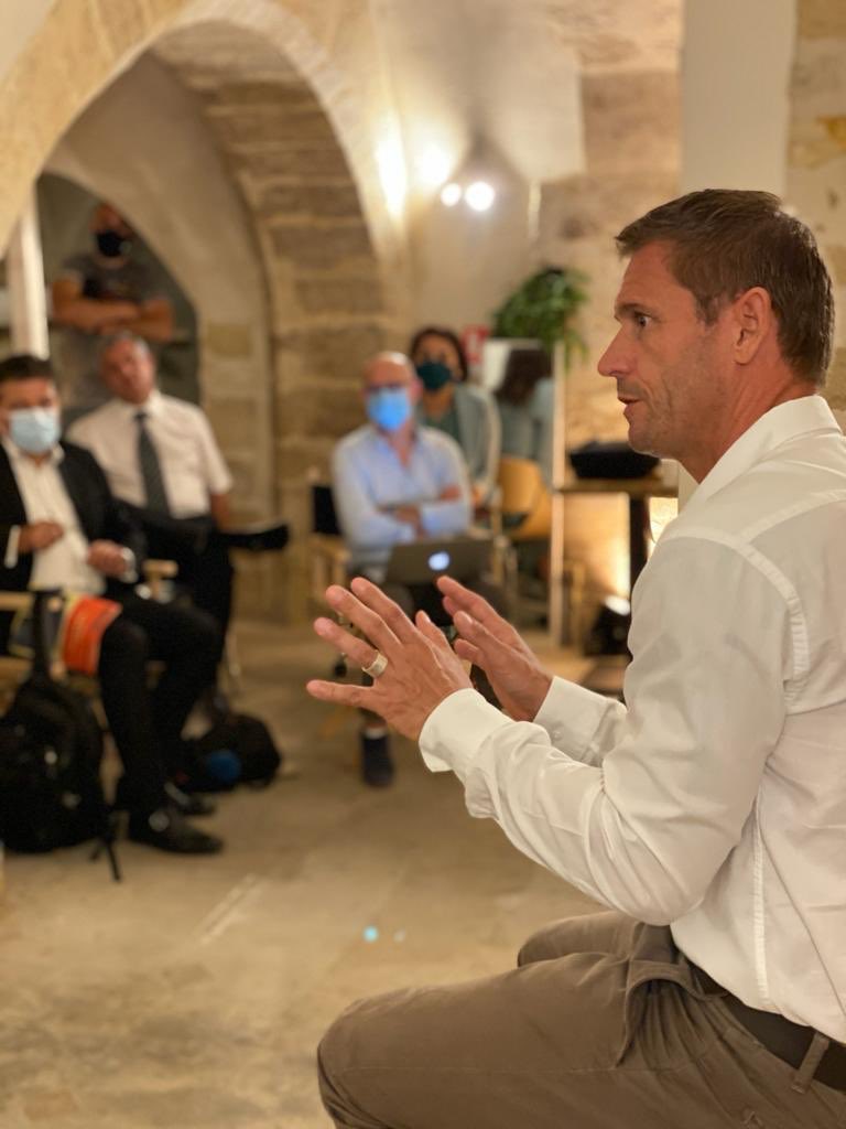 eggarorlop's tweet photo. Officiellement candidat à la présidence de l’@AMIF_asso . Merci à toutes celles et ceux qui sont venus à la conférence de presse. De fond, l’on reparle dans quelques minutes...
C’est parti ! 💪🏼 https://t.co/1ZQinjOe3C