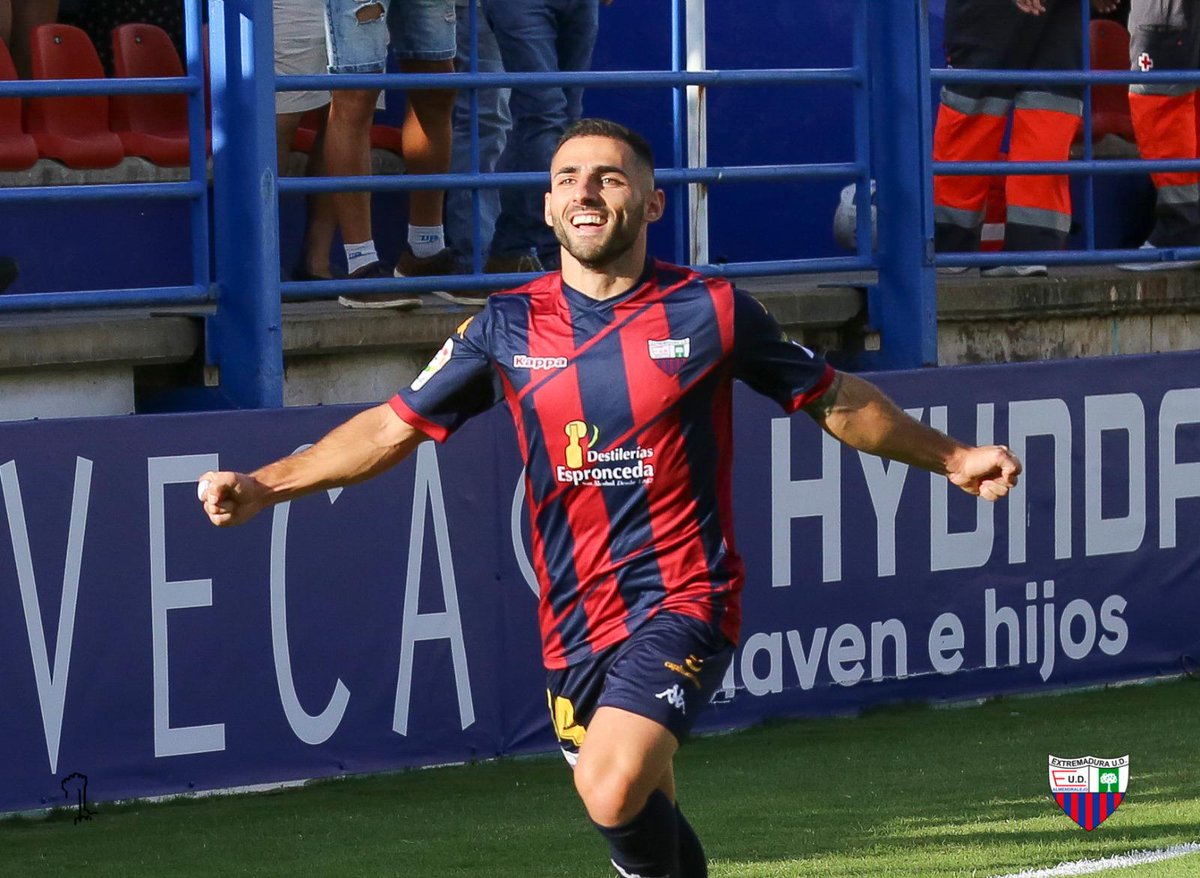 EXT_UD's tweet photo. ⚔️ | HASTA SIEMPRE | 🔵🔴

Gracias, de corazón. Por todo lo que has aportado en esta temporada a nuestro Club.
¡Sigue brillando! ⚽️
Te deseamos lo mejor, @David_gplata 💪

➡️ https://t.co/ZogI932rTS https://t.co/EHcOVPRep9