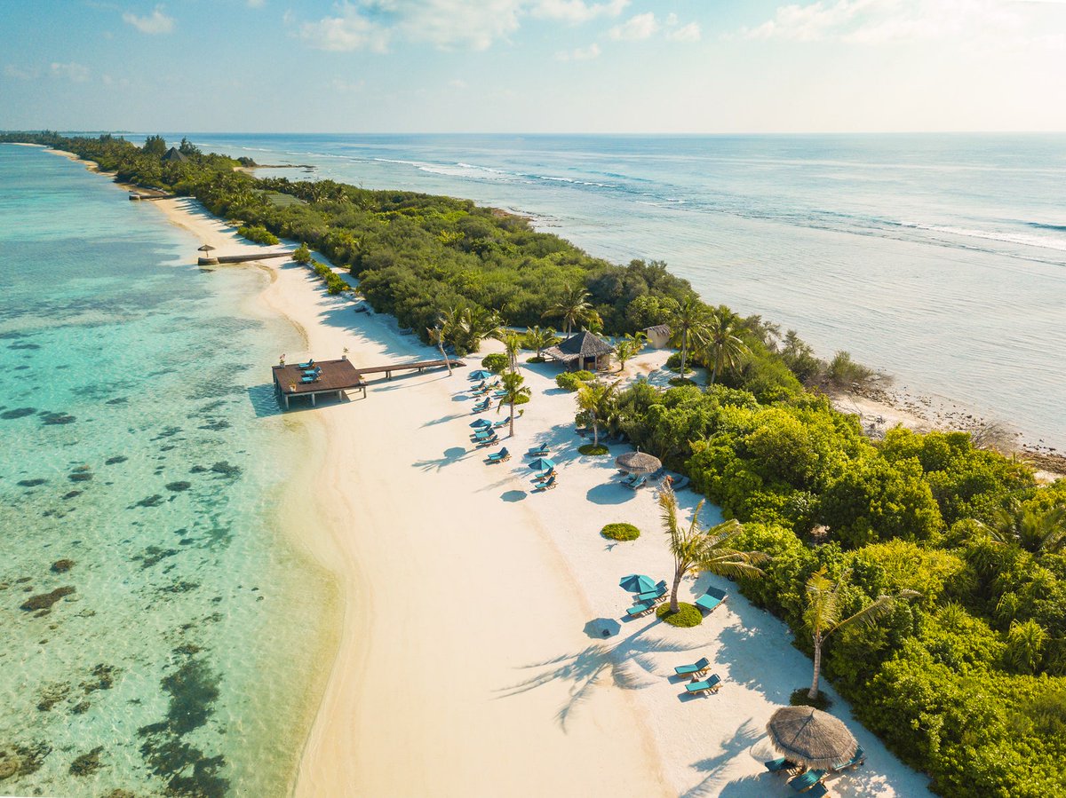 CNTraveler's tweet photo. Need a mental escape? We rounded up islands around the world with the best beaches, so you can take a break from reality and picture yourself on those sandy shores. 🏝️ https://t.co/d4VQm9fEBe https://t.co/KWDcKrdoqF