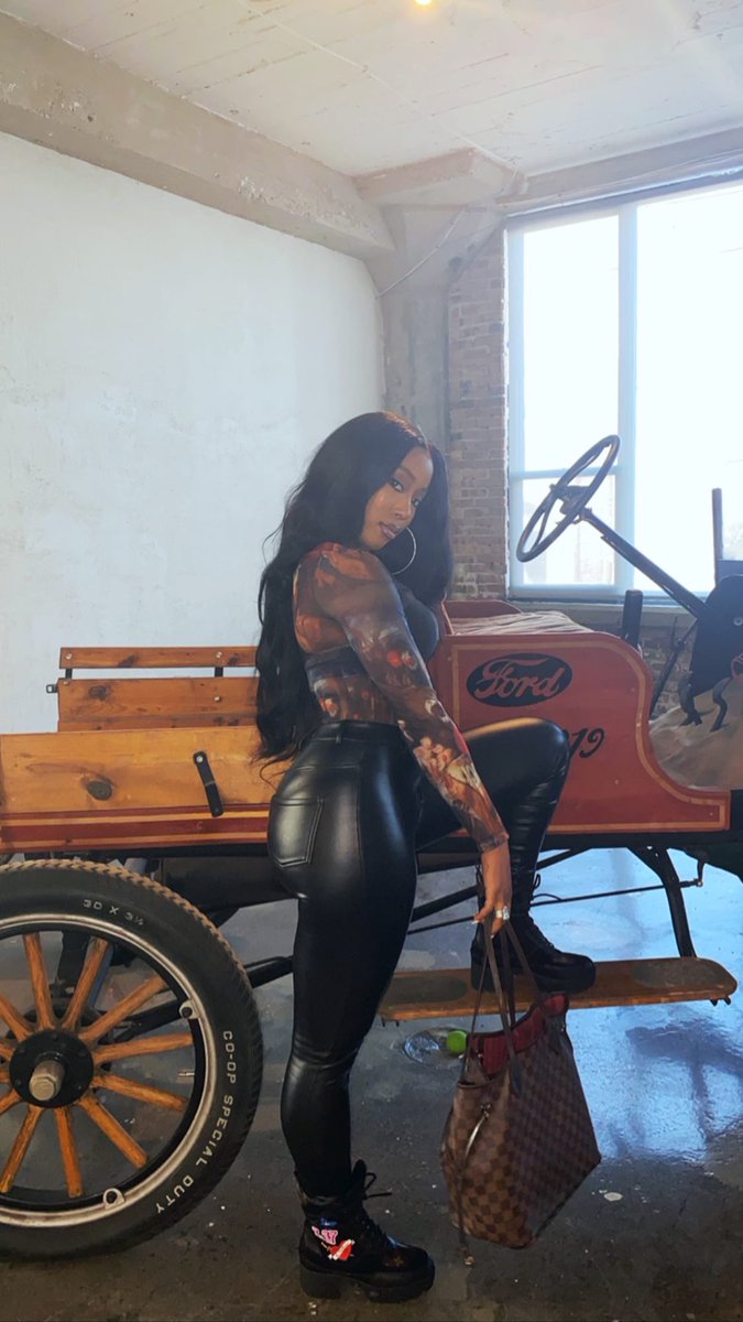 SydBidd's tweet photo. Put a wagon on the wagon 😭🖤 https://t.co/nBKuwR9c0m