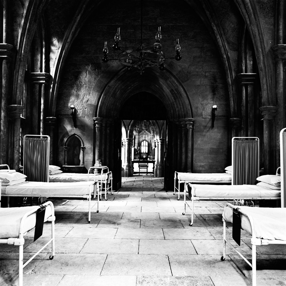 irascibleopium's tweet image. ╱

     𝐏𝐎𝐏𝐏𝐘 𝐏𝐎𝐌𝐅𝐑𝐄𝐘
                  𝖧𝖾𝖺𝗅𝖾𝗋 | 𝖱𝖺𝗏𝖾𝗇𝖼𝗅𝖺𝗐

“𝗆𝖺𝖽𝖺𝗆 𝗉𝗈𝗆𝖿𝗋𝖾𝗒, 𝗍𝗁𝖾 𝗆𝖺𝗍𝗋𝗈𝗇,
             𝗐𝖺𝗌 𝖺 𝗇𝗂𝖼𝖾 𝗐𝗈𝗆𝖺𝗇, 𝖻𝗎𝗍 𝗏𝖾𝗋𝗒 𝘴𝘵𝘳𝘪𝘤𝘵.”