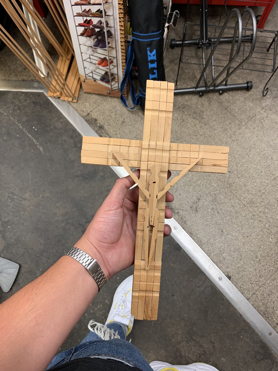thomasbobamas's tweet photo. he died for our pins https://t.co/Y2NELA58CT