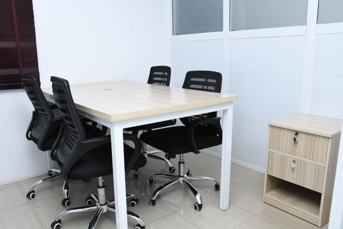 TheEmergeHub's tweet photo. Do you need a private office where you can practice social distancing and get quality work done? Then this private office is for you. Call us on 08126881339 for your subscription.  Internet service and constant power supply #coworkingspace #privateoffice #bbnaija2020 #timini https://t.co/FYilC8rGWB