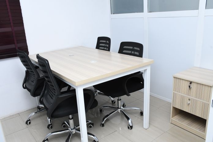 TheEmergeHub's tweet photo. Do you need a private office where you can practice social distancing and get quality work done? Then this private office is for you. Call us on 08126881339 for your subscription.  Internet service and constant power supply #coworkingspace #privateoffice #bbnaija2020 #timini https://t.co/FYilC8rGWB