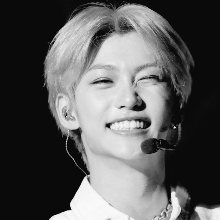 your voice, your rap in every language (i mean i could die if you rap in spanish padre nuestro que estás en el cielo te lo ruego), everything of you doing your thing make me feel safe, quiet, happy. you are a very inspiring person. i mean,, i think every kpop should loves you.