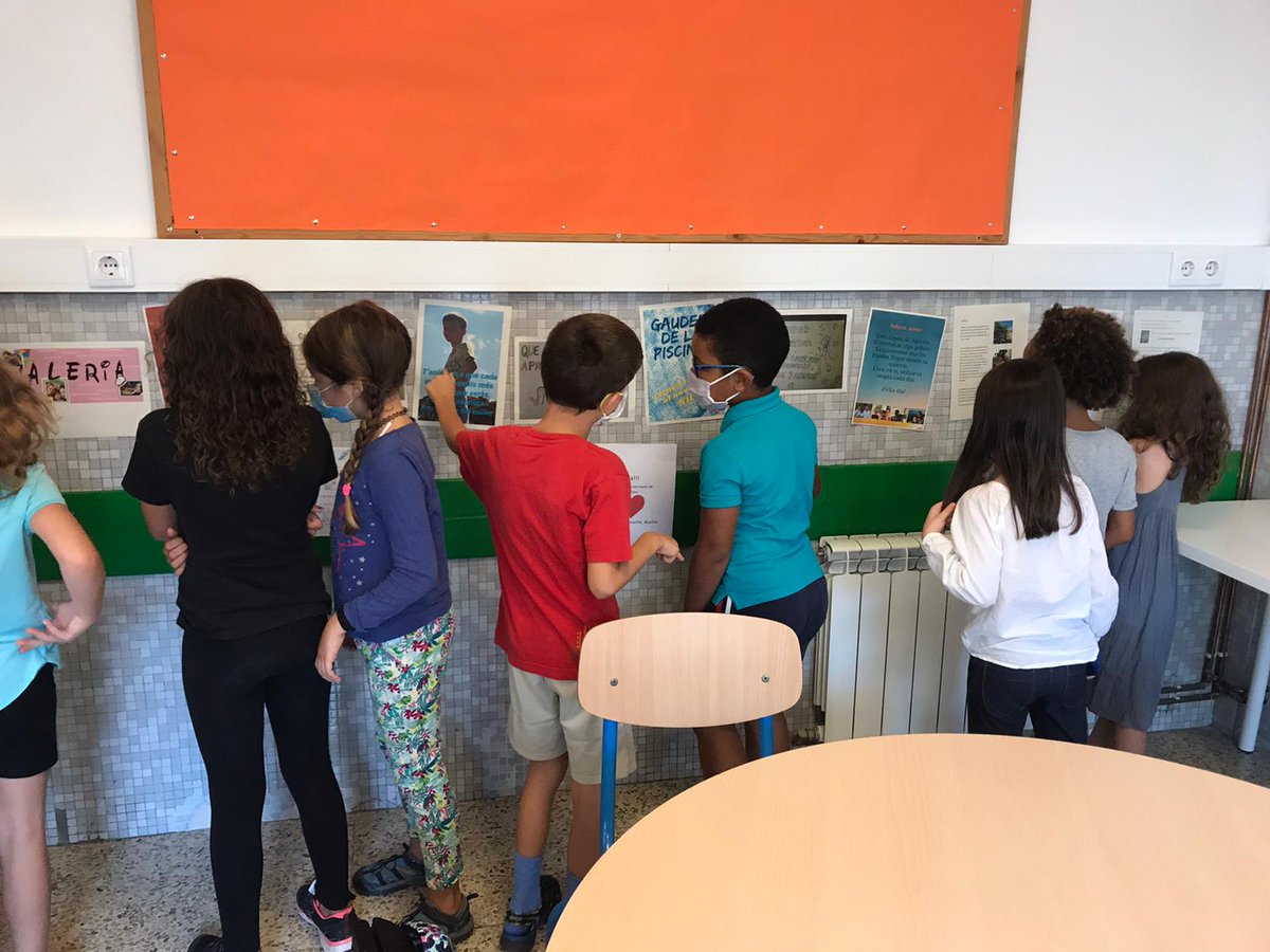 NouPatufet's tweet photo. Moments bonics a 3r primària. Llegint els missatges d'#inicicurs que les famílies ens han fet arribar.
#curs2021 #NouPatufet #EscolesCoop https://t.co/RwqDOTTqpn
