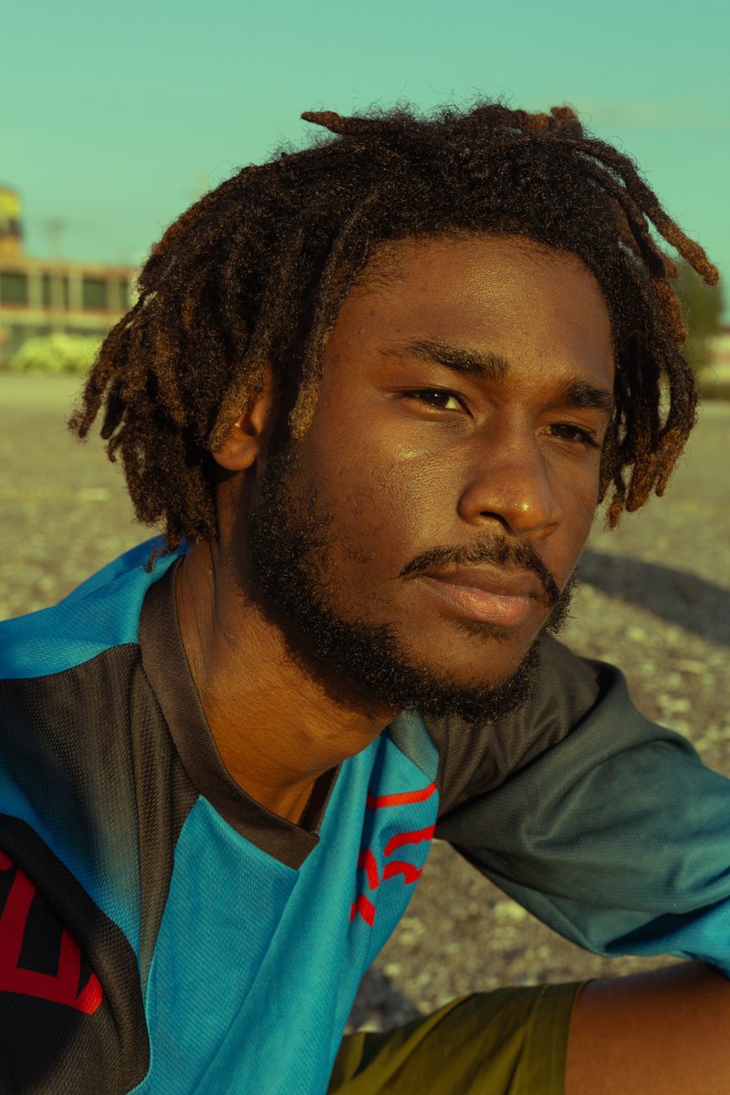 I& #39;ll start it off with some melanin appreciation ft  @RolandBenberry3 and  @absolutelywilde :