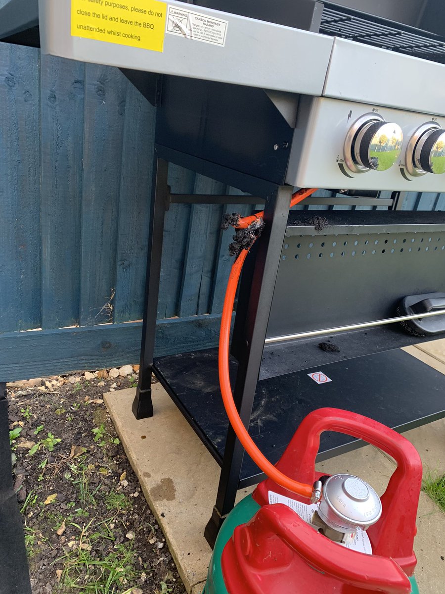 Mada_mac's tweet photo. @Argos_Online  care to explain how this happened to my gas bbq. Online chat team don’t want to know!!!! https://t.co/JImT8eEbh3