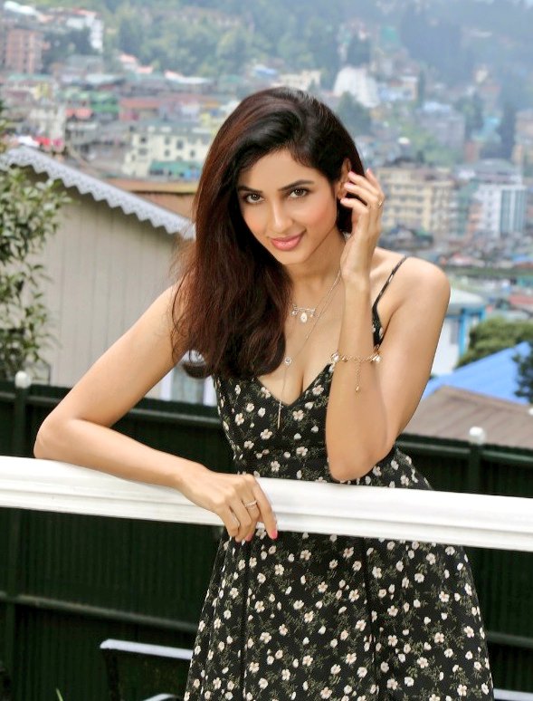 Eh4yczPUYAEtj-f?format=jpg&name=900x900