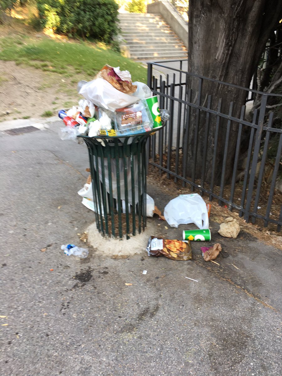 Olive_Angelini's tweet photo. @marseille @SophieCamard @MicheleRubirola @VieMarseille Apparement le service concerné n’es pas passé https://t.co/F21xVCaW9O