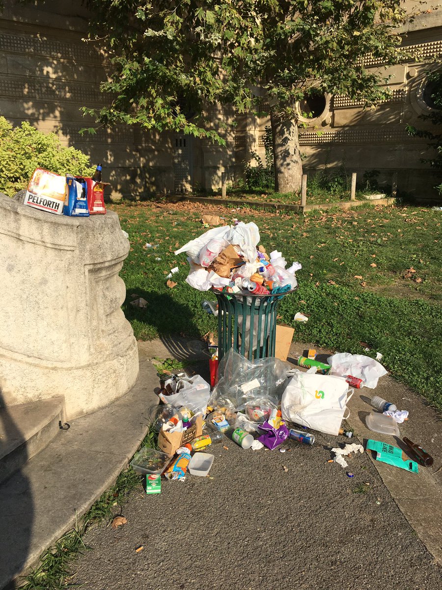 Olive_Angelini's tweet photo. @marseille @SophieCamard @MicheleRubirola @VieMarseille Apparement le service concerné n’es pas passé https://t.co/F21xVCaW9O