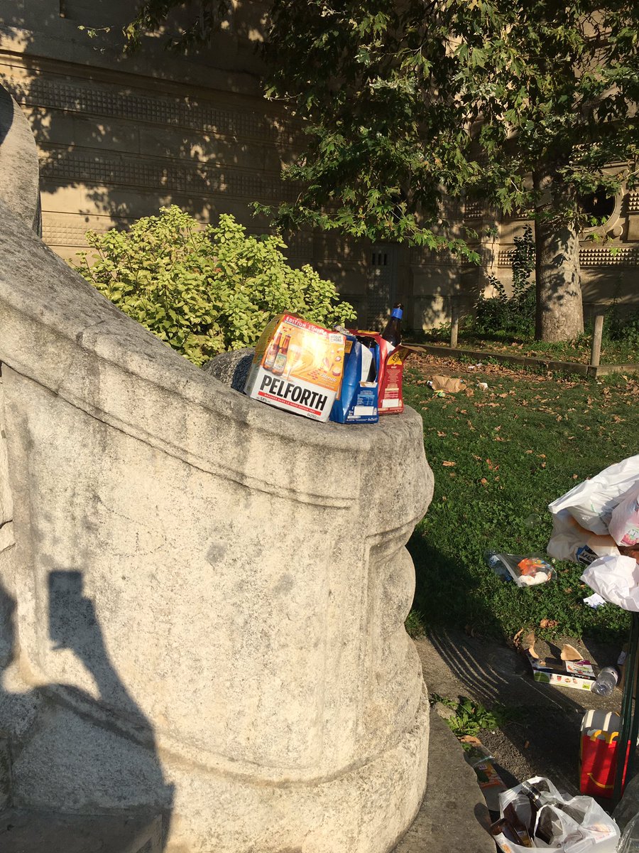 Olive_Angelini's tweet photo. @marseille @SophieCamard @MicheleRubirola @VieMarseille Apparement le service concerné n’es pas passé https://t.co/F21xVCaW9O