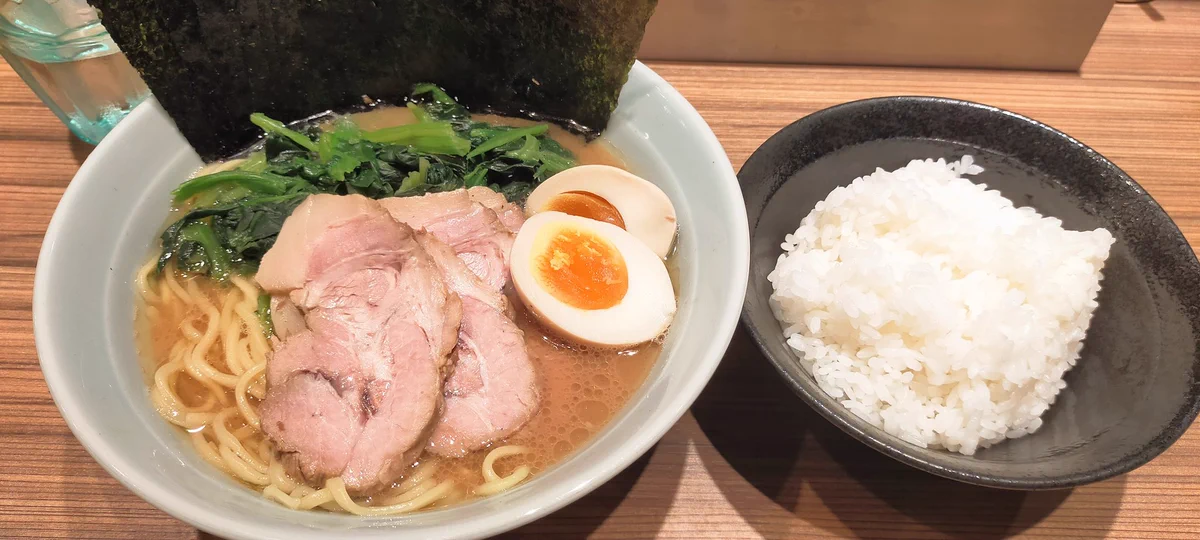 最近行ったラーメン屋の店員さん同士の掛け合いがめちゃくちゃ面白かったようだが‼