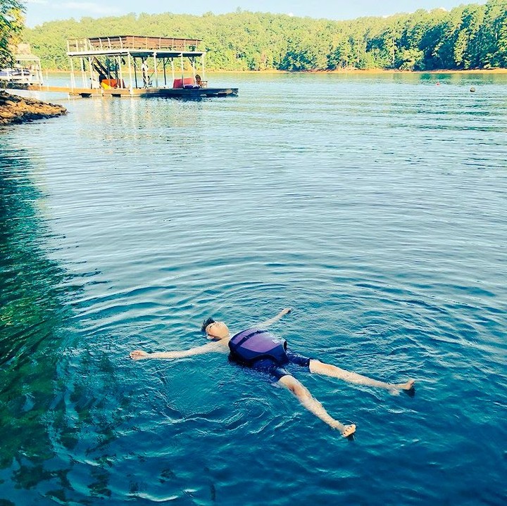 BumFloat's tweet image. Your bum is the only thing in this world that always has your back. 

Don’t cram it in an upside-down life jacket. 

Be kind to your behind, purchase a BumFloat today!