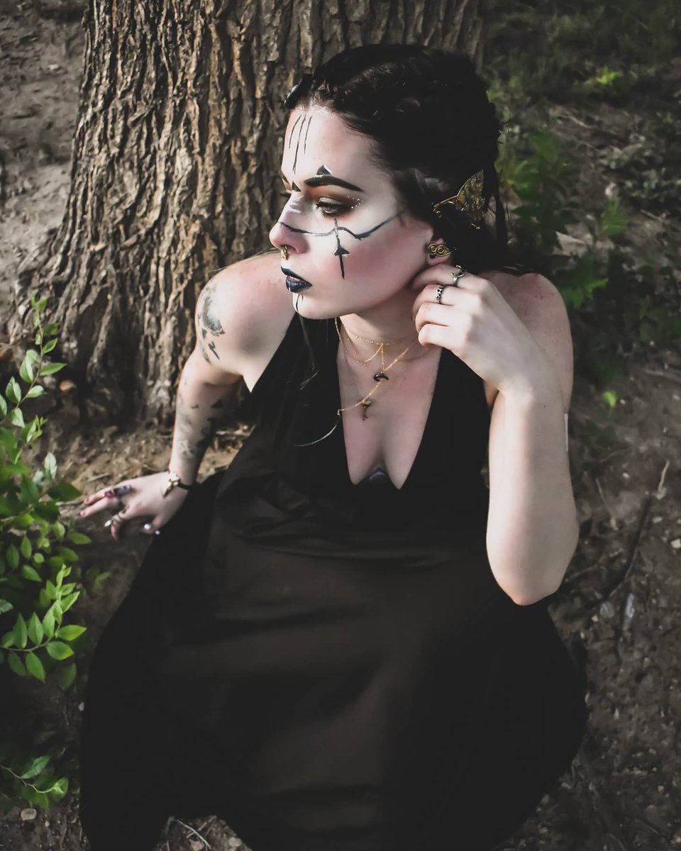 UriDPhotography's tweet photo. Dancing in the sunlight ☀️💀
DM me to book your next shoot! 📸
#UriDPhotography #ForAllYourPhotoNeeds #Photography #Photographer #Photo #Photoshoot #PhotoOfTheDay #Colorado #ColorfulColorado #ImagineCreateRepeat #GothGirlSummer #GothBabe #Elf #ElfQueen #Fantasy #TooHotTooHandle https://t.co/UQTH87SesB