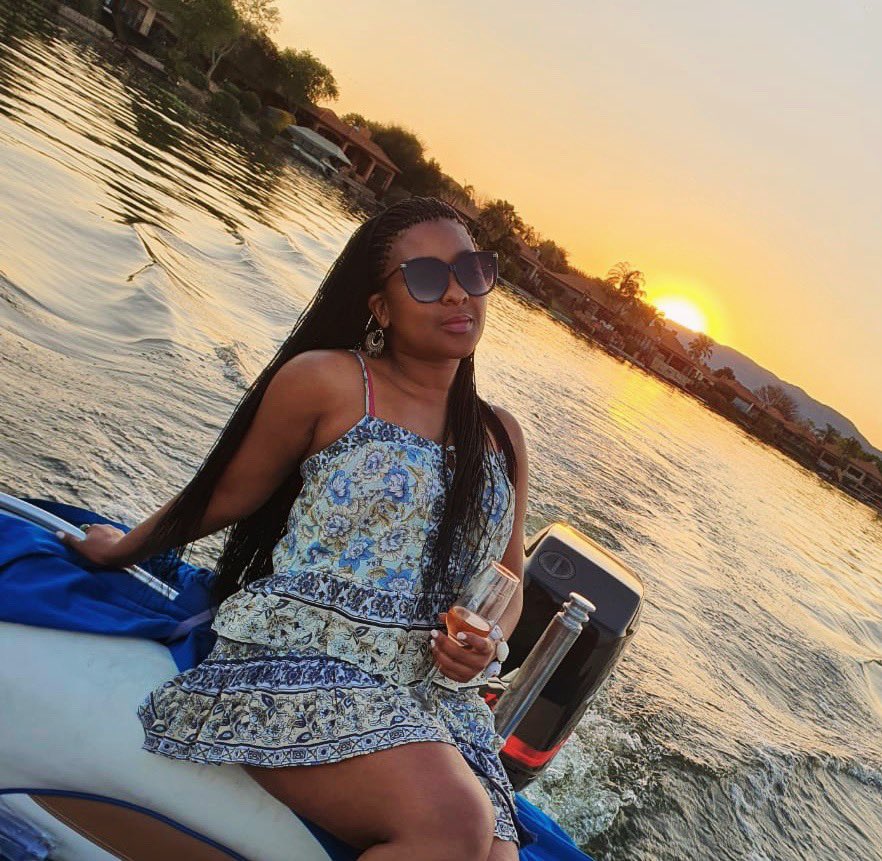 Tholoana tweet media